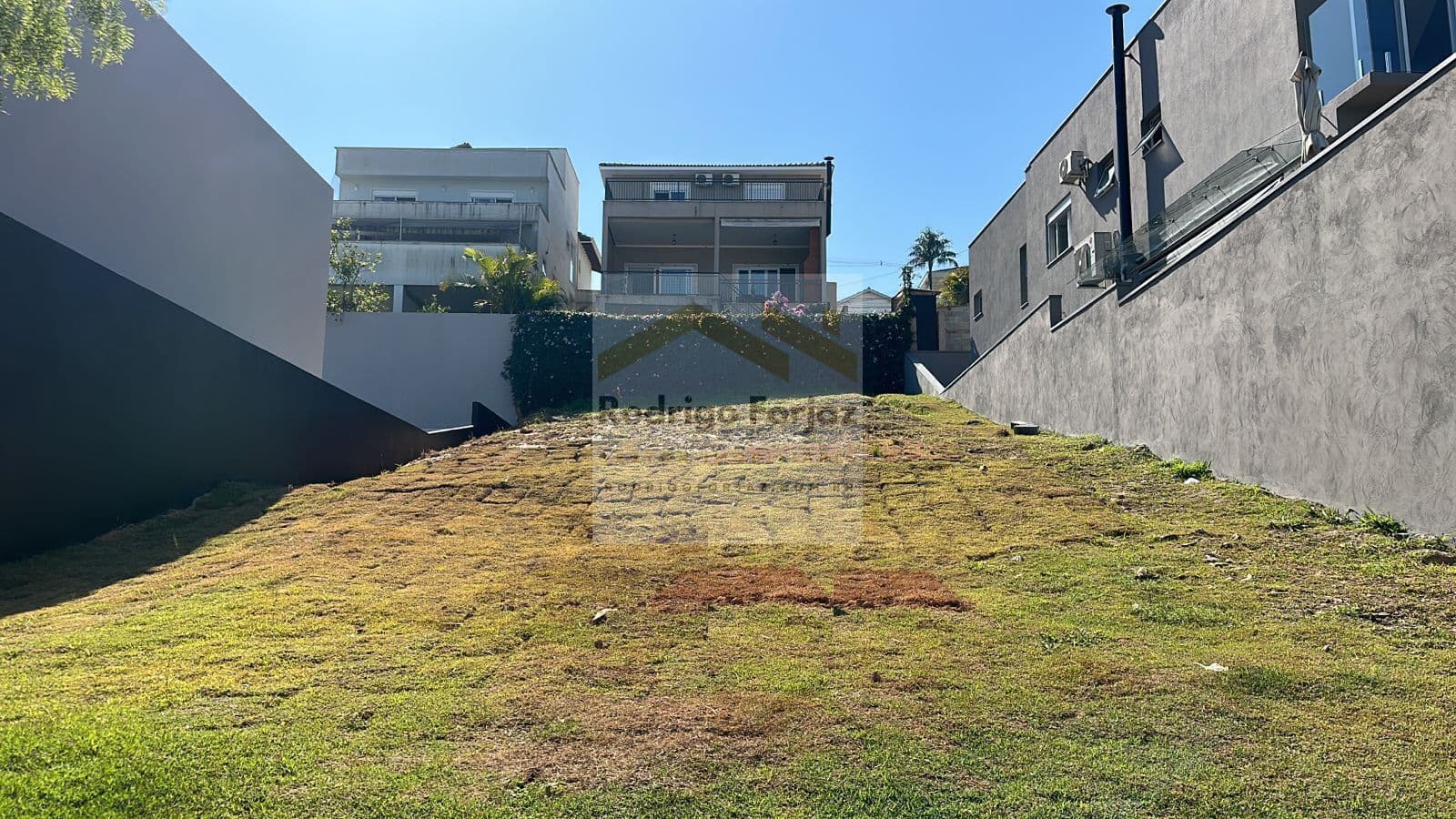 Terreno em Condomínio à Venda - Valville 1 - Alphaville - 373,44 m² Aclive