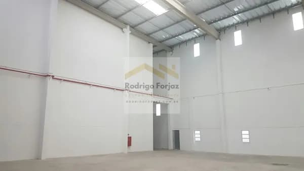 GALPÃO À VENDA NO CENTRO EMPRESARIAL RAPOSO TAVARES - VENDA- 1.185m² A/T, 1.000m² A/C, 800m² A/F, 200m² A/E - 03 DOCAS