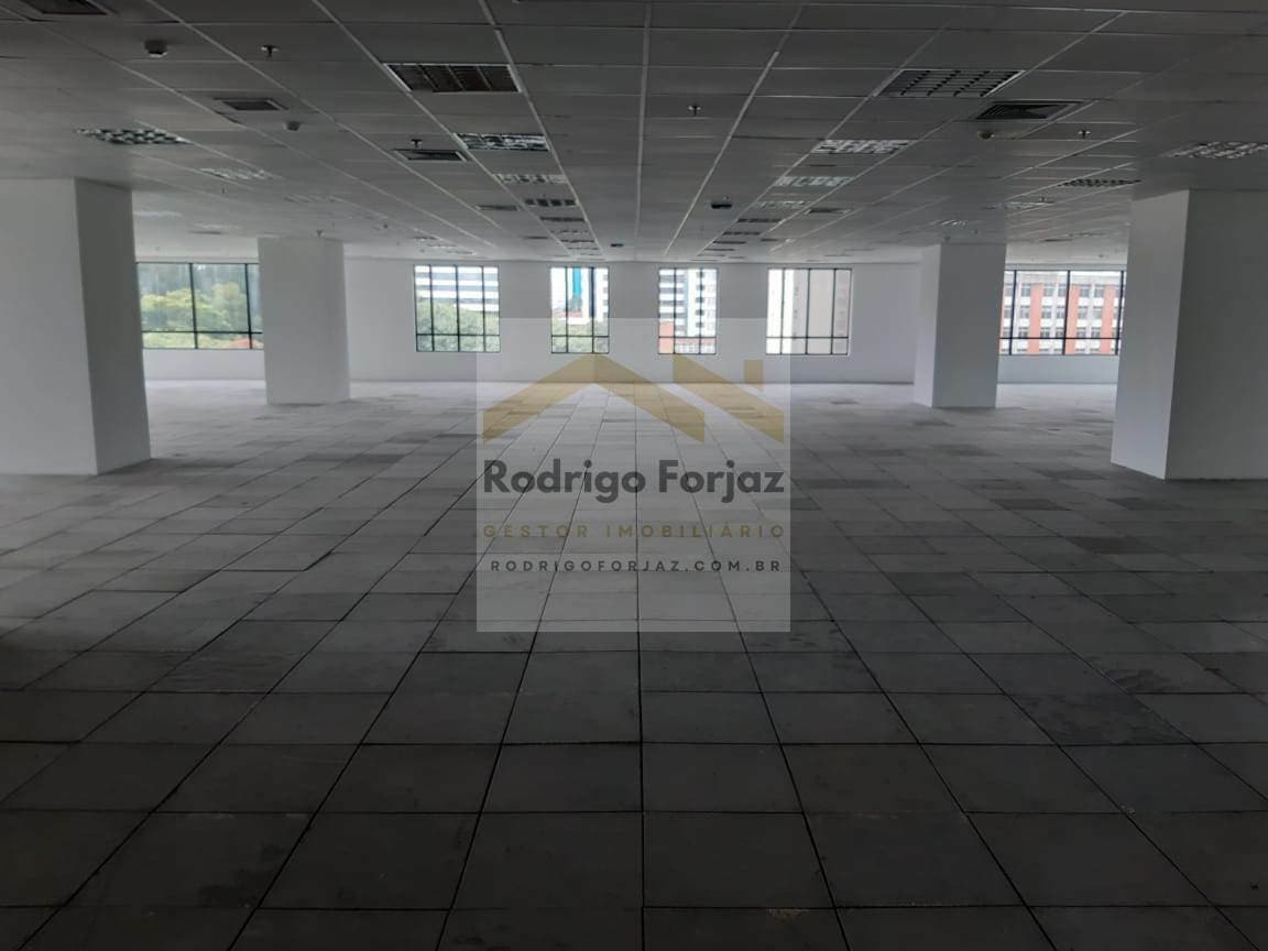 Laje comercial VENDA no West Side com 577,74 m²,Conceito OPEN SPACE, com Piso elevado, Forro, Luminárias, Ar Condicionado dutado, 4 Banheiros completos com mictório, 2 Copas, 14 Vagas