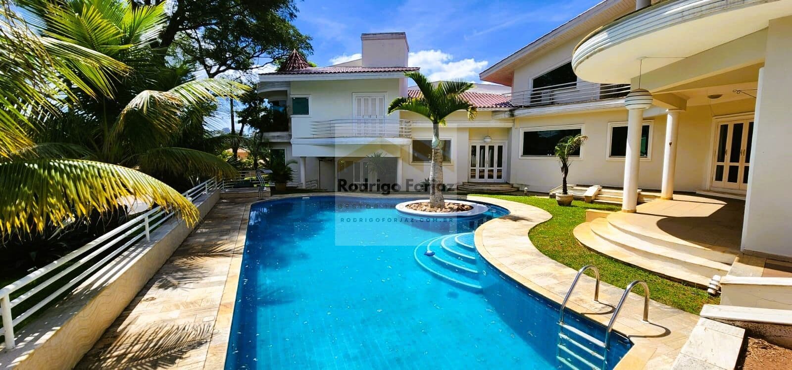 Excelente Casa À VENDA DE ESQUINA, RESIDENCIAL 12, Ampla , PISCINA COM ILHA, 04 Dorms(04 Suites) - 04 Vagas