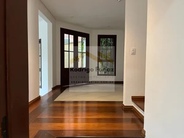 EXCELENTE OPORTUNIDADE NO RESIDENCIAL 11 - A/C:305,71m², A/T:360m² - 04 suítes, piscina aquecida, 04 vagas