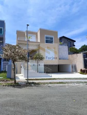 EXCELENTE CASA À VENDA NO RESIDENCIAL ITAHYÊ ALPHAVILLE - A/C:444m², A/T:477m², 05 Dorms (05 Suítes), 04 Vagas