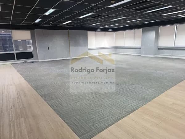 Sala Comercial SEMI MOBILIADA - 246m2, Divisórias, Ar Cond. OPEN SPACE, 08 Vagas