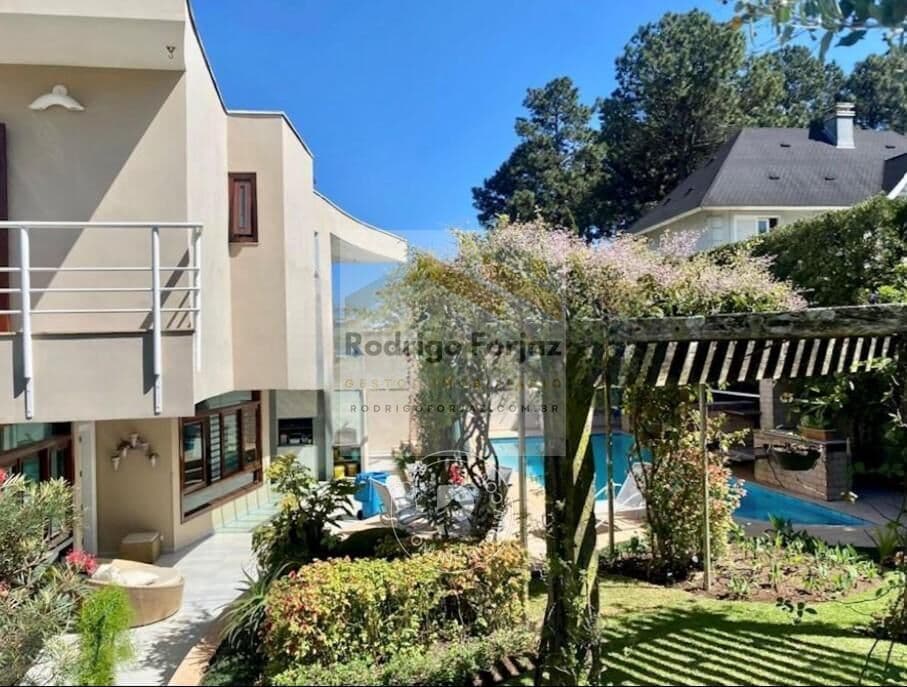 EXCELENTE CASA DE ESQUINA À VENDA MORADA DAS FLORES - A/C: 575M², A/T: 705,80M², 05 Dorms (05 Suites), Piscina, 04 Vagas