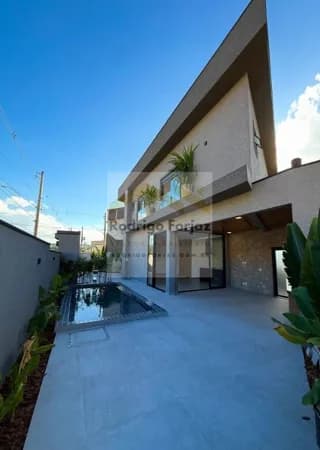 Casa em Condomínio NOVA À VENDA, 03 Dorms (03 Suites), A/C: 178m², Piscina, 03 Vagas