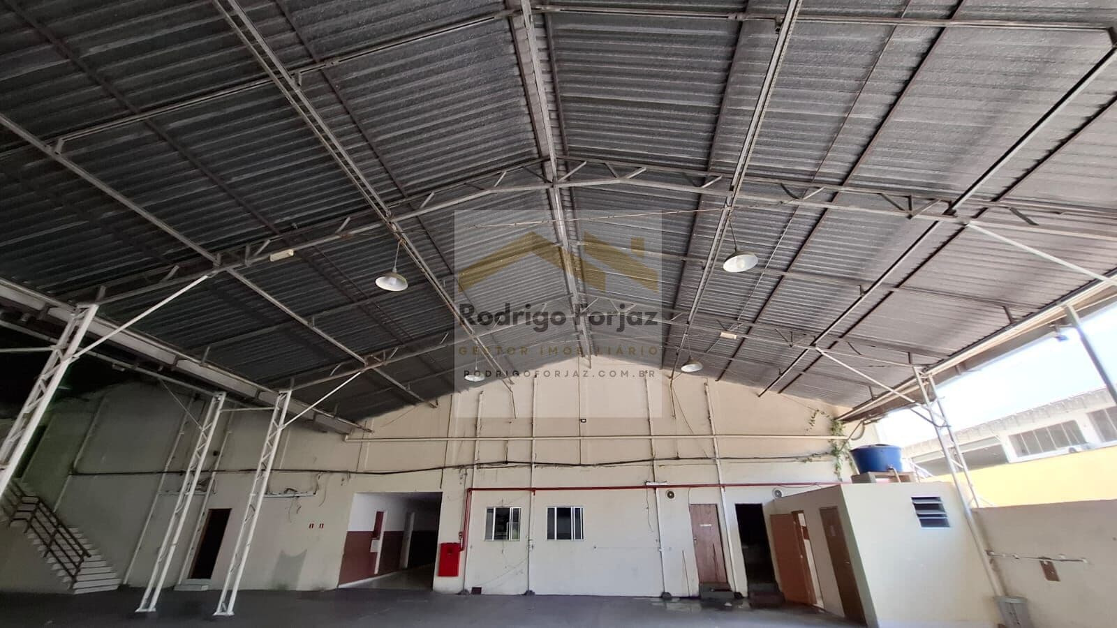 EXCELENTE GALPÃO LOCAÇÃO - LOCALIZAÇÃO PREMIUM ALPHAVILLE, A/C: 4000m², AFABRIL: 1400m² PD:7M, 30 VAGAS