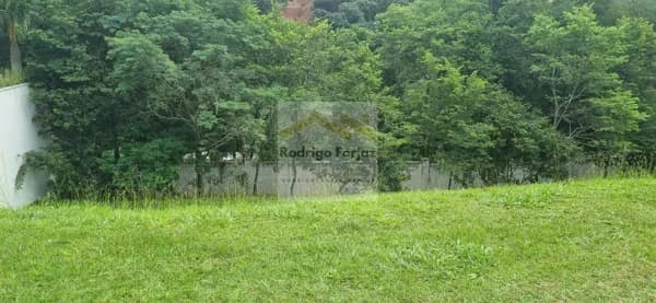 LINDO LOTE - DECLIVE - FUNDO PARA A MATA - CONDOMÍNIO GÊNESIS 1 - Metragem 450m²