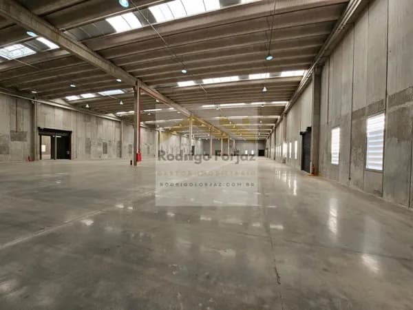 EXCELENTE GALPÃO LOCAÇÃO EM ALPHAVILLE, A/C:5.018,80m², AFabril: 3.998,54m², PD:10m, 03 Docas, 22 Vagas