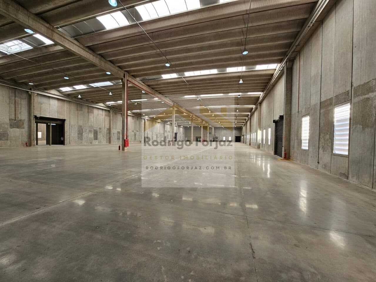 EXCELENTE GALPÃO LOCAÇÃO EM ALPHAVILLE, A/C:5.018,80m², AFabril: 3.998,54m², PD:10m, 03 Docas, 22 Vagas