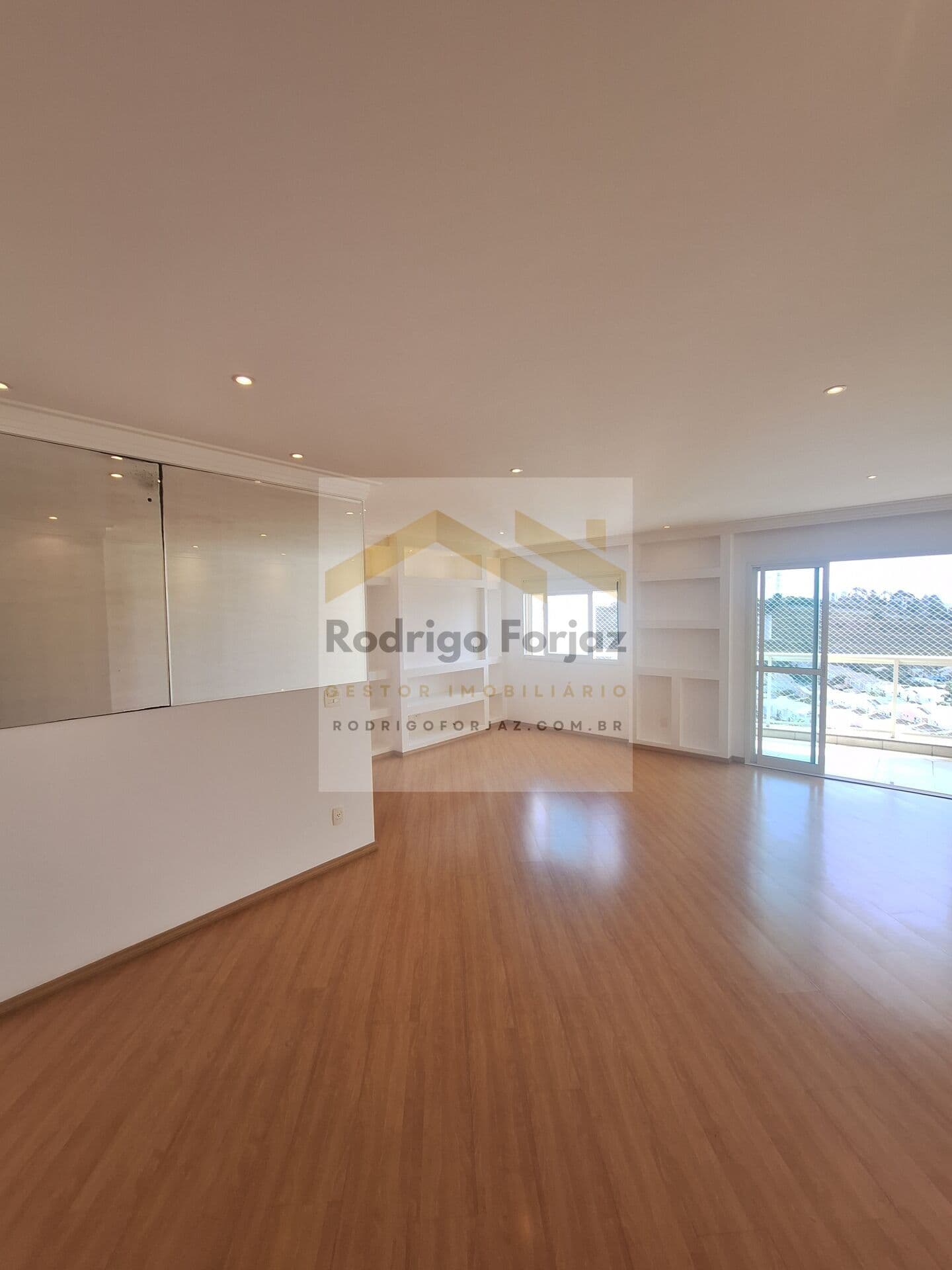 Apto. Resort Tamboré - LOCAÇÃO - ANDAR ALTO- 113m² - 02 Dorms (02 Suites sendo 01 c/ Closet) 02 Vagas