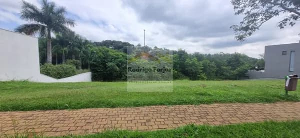 LINDO LOTE - DECLIVE - FUNDO PARA A MATA - CONDOMÍNIO GÊNESIS 1 - Metragem 510m²