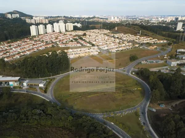 Terreno À VENDA (ROTATÓRIA) com 25.690m², no Tamboré, Santana de Parnaíba, excelente localização.