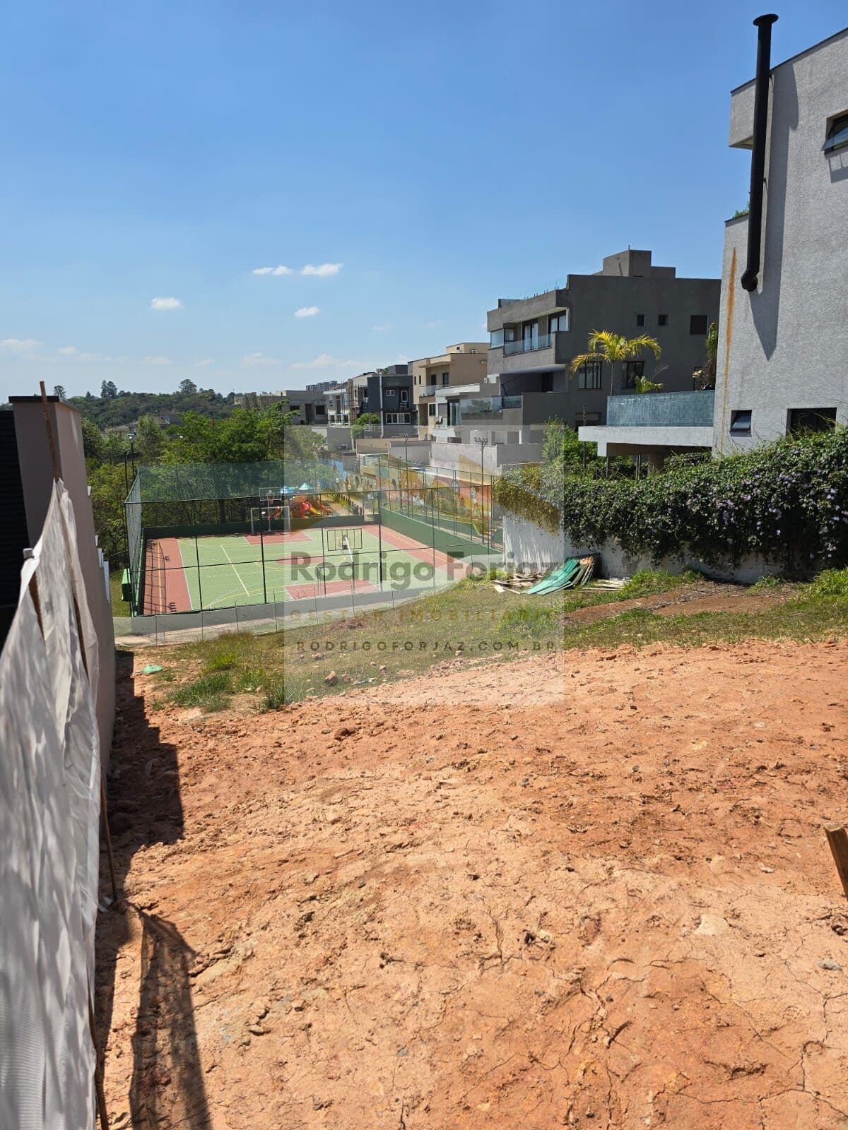 EXCELENTE OPORTUNIDADE Á VENDA - TERRENO DECLIVE GÊNESIS 1 ALPHAVILLE/SP: A/T: 456m² - Vista livre para área de mata preservada