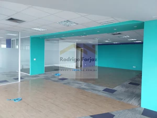 1/2 Laje comercial À VENDA Ed. West Side A/C:285,12m²,Conceito OPEN SPACE, Piso elevado, Forro Industrial, Luminárias, Ar Cond dutado, Divisórias, 4 Banheiros, 1 Copa, 7 Vagas
