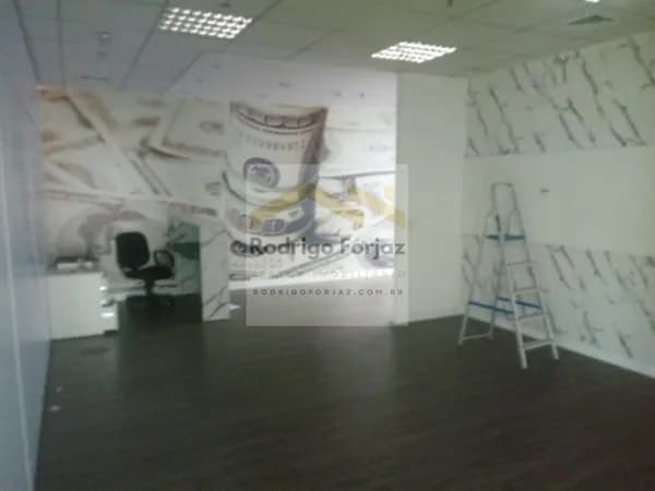 EXCELENTE SALA COMERCIAL LOCAÇÃO - 18 DO FORTE/ALPHAVILLE, A/C: 380m², Ar Cond, Piso Elevado, 07 Vagas