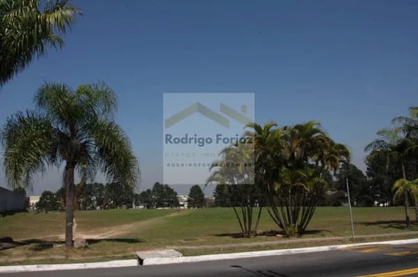 EXCELENTE LOTE LOCAÇÃO ALPHAVILLE/SP - A/T: 30.000m² (100% PLANO) C/ 02 ESQUINAS - Tamboré