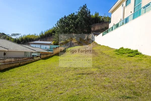 EXCELENTE TERRENO À VENDA c/ 604m2, CONDOMÍNIO VALVILLE 1 - Leve Aclive