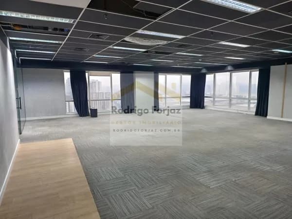 Sala Comercial SEMI MOBILIADA - 246m², Divisórias, Ar Cond. OPEN SPACE, 08 Vagas