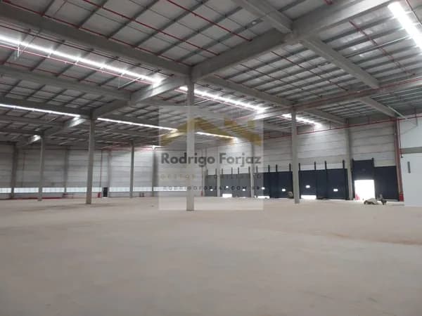 EXCELENTE GALPÃO LOCAÇÃO AO LADO ROD. CASTELLO BRANCO - A/T:6.547,05m² , A/C:4.782,21m², AFABRIL:3.900m² , 08 Docas, PD 12m, 11 Vagas