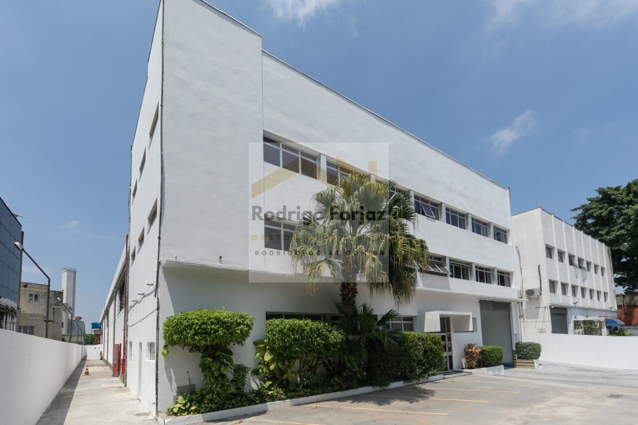 EXCELENTE GALPÃO À VENDA COM RENDA ALPHAVILLE/BARUERI - A/T: 2.517m², A/C: 2.029m², A/Fabril: 1.635m², PD:8m, 13 Vagas