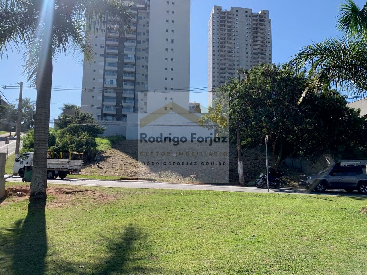 EXCELENTE LOTE COMERCIAL LOCAÇÃO - VENHA INSTALAR SEU COMÉRCIO!-A/T:898m²