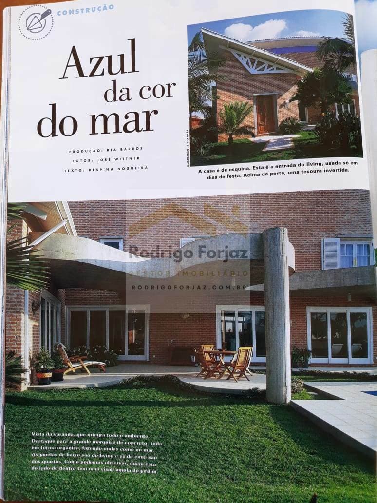 Linda, Espaçosa e Luxuosa Casa, 500m2 A/C e 700m2 A/T. 4 vagas cobertas.