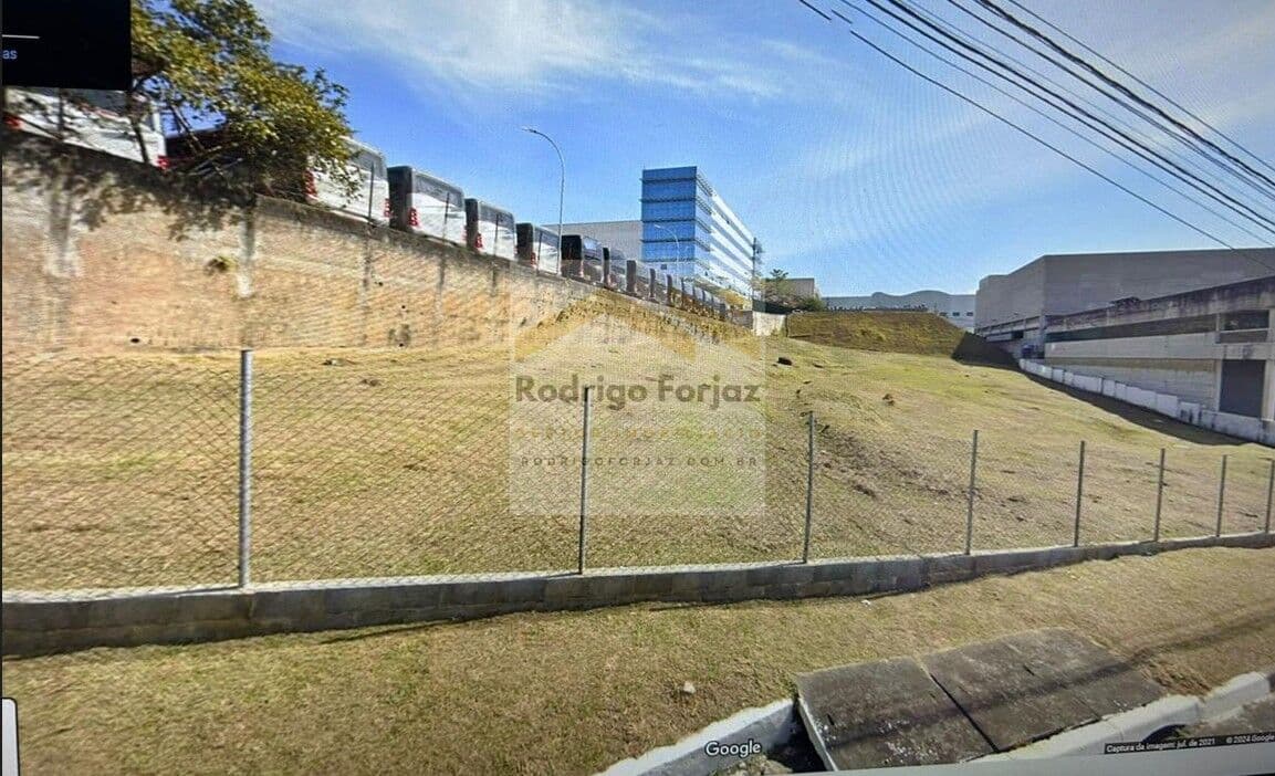 EXCELENTE LOTE À VENDA POLO EMPRESARIAL TAMBORÉ ALPHAVILLE/SP - A/T: 2.955,84m² com Aprox. 50m Testada. Leve Aclive