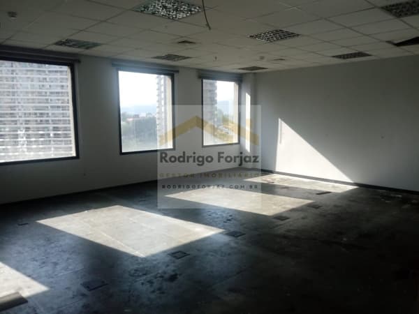 Sala comercial com 720m² - 13 vagas - 18 do Forte /Alphaville