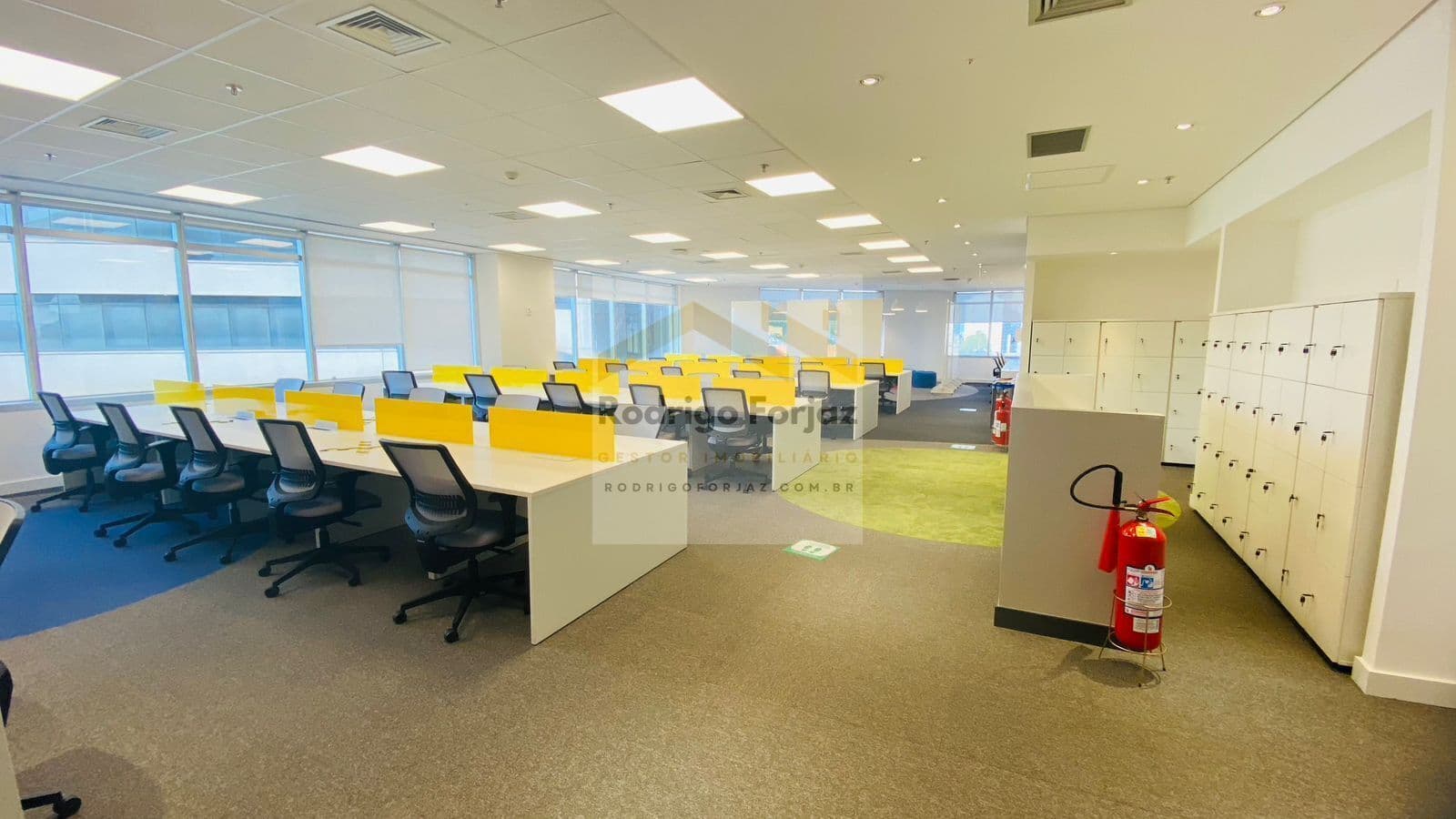 Sala Comercial MOBILIADA Centro Administrativo Rio Negro - Alphaville - 678,18m²