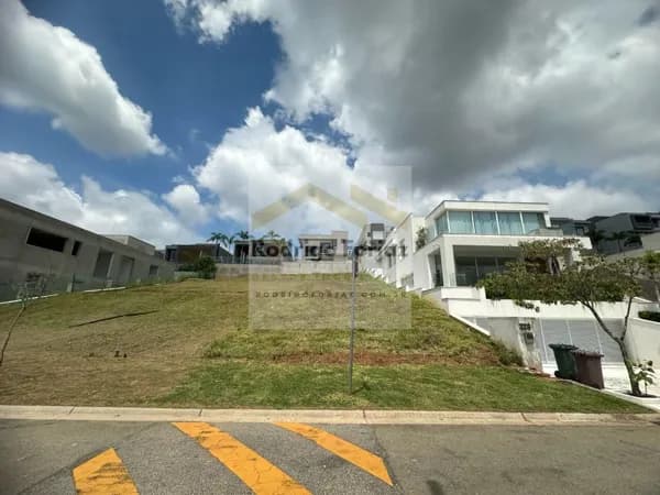 EXCELENTE TERRENO EM ACLIVE - VENDA - COND. GÊNESIS 2 - Lindo Terreno BEM LOCALIZADO EM UMA RUA PLANA com 490m²