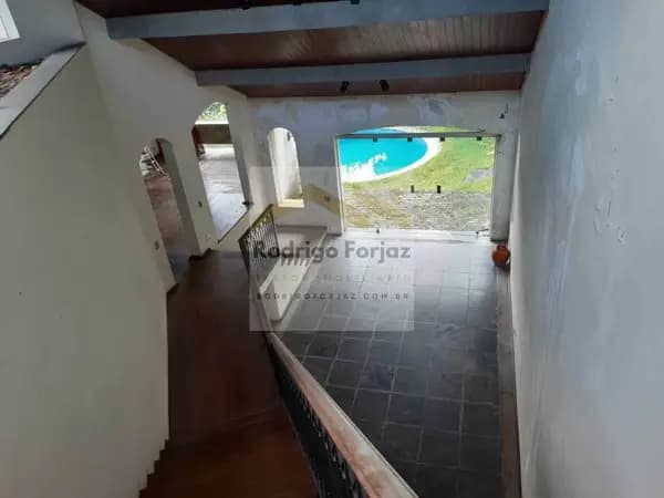 Alphaville Residencial 1 / Barueri - Casa c/ 3 dormitórios sendo 1 suíte, cozinha, sala de lareira, sala de jantar, escritório.
