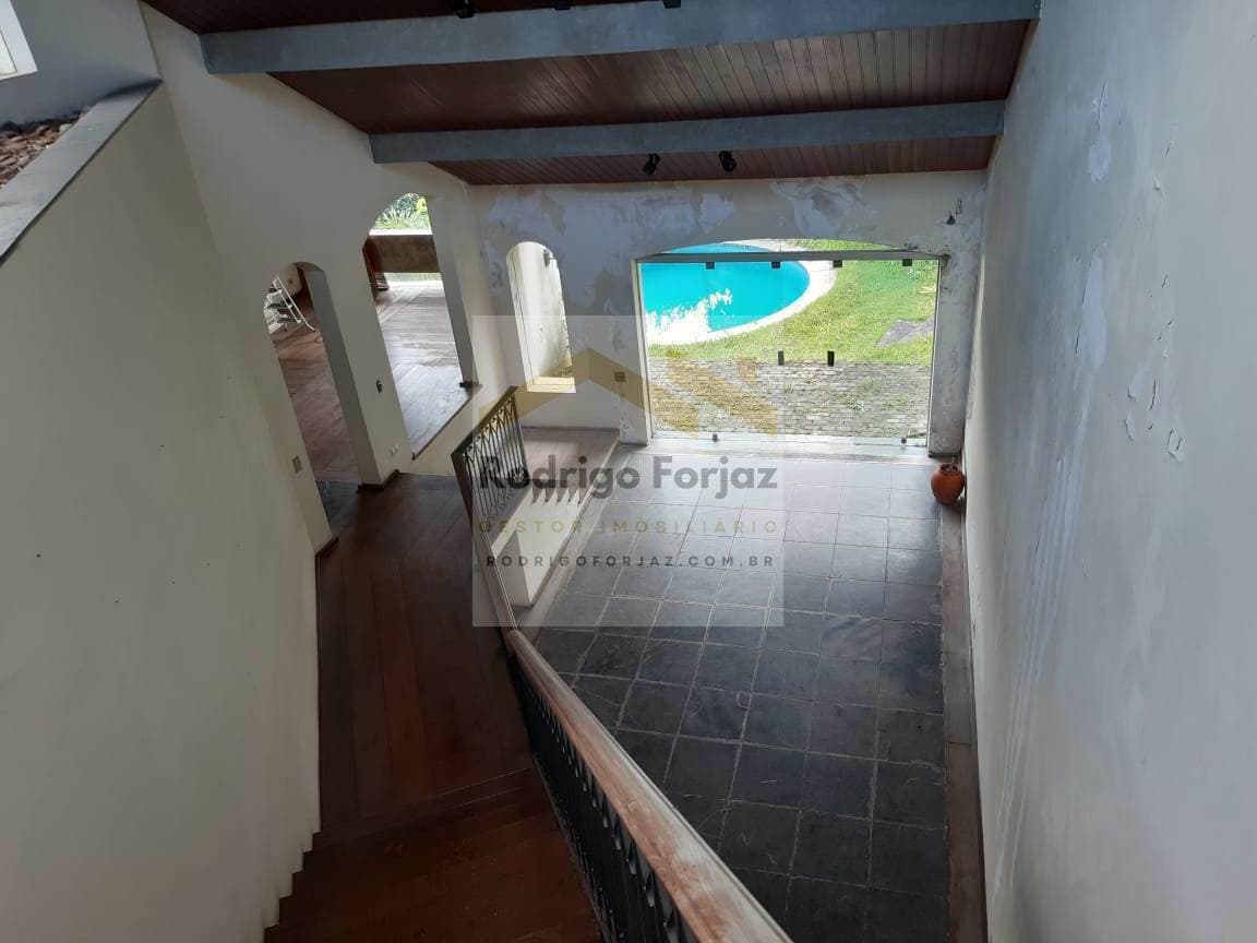 Alphaville Residencial 1 / Barueri - Casa c/ 3 dormitórios sendo 1 suíte, cozinha, sala de lareira, sala de jantar, escritório.