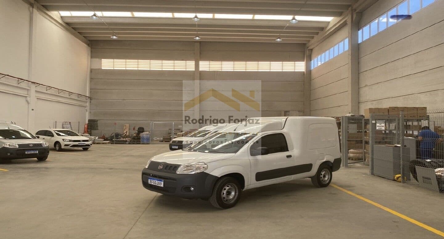 GALPÃO LOGÍSTICO/INDUSTRIAL LOCAÇÃO CONDOMÍNIO FECHADO JANDIRA/SP - A/C: 1.600m², AFabril: aprox.1200m², 03 Docas, PD 12m, 11 Vagas