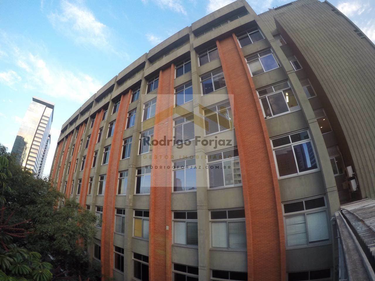 Prédio Comercial LOCAÇÃO MONOUSUÁRIO Alphaville/Barueri - A/C:15.932,17, A/T:25.098,10m², 400 Vagas