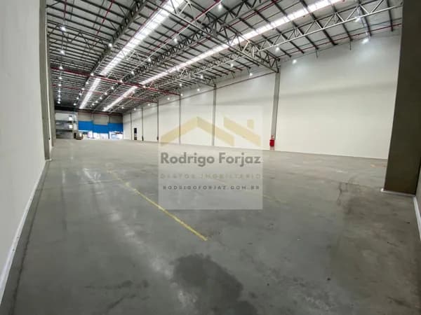 GALPÃO DISPONÍVEL P/ LOCAÇÃO - EM CONDOMÍNIO - A/C:5.326,52m², AFABRIL:4.531,64m², 06 Docas, PD 11m² em Arujá/SP