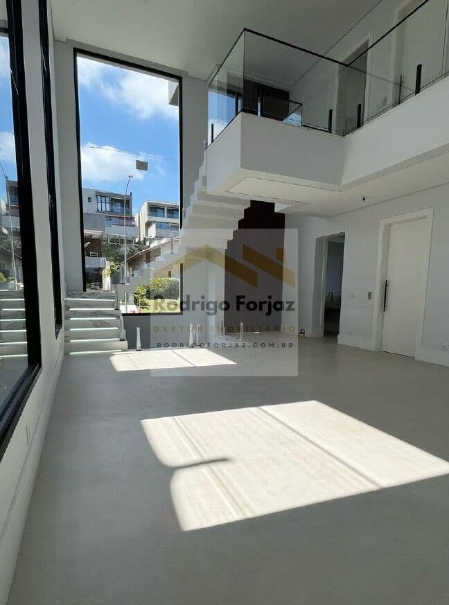 CASA NOVA ENTREGUE 2025 À VENDA GÊNESIS 2 - A/C:604,28m², A/T:450m²,04 dorms (04 suítes),Piscina suspensa,06 Vagas Cobertas