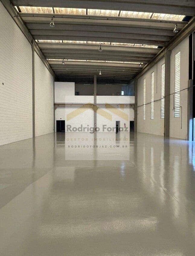 EXCELENTE GALPÃO LOCAÇÃO - ALPHAVILLE - A/C: 1500m², AFABRIL: 1.000m², PD: 12m, ESCRITÓRIO COMPLETO, 16 Vagas