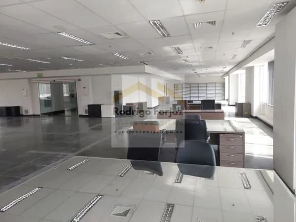 Laje corporativa de 958m² de área útil COM MESAS E CADEIRAS - Alphaville/Sp, 32 Vagas
