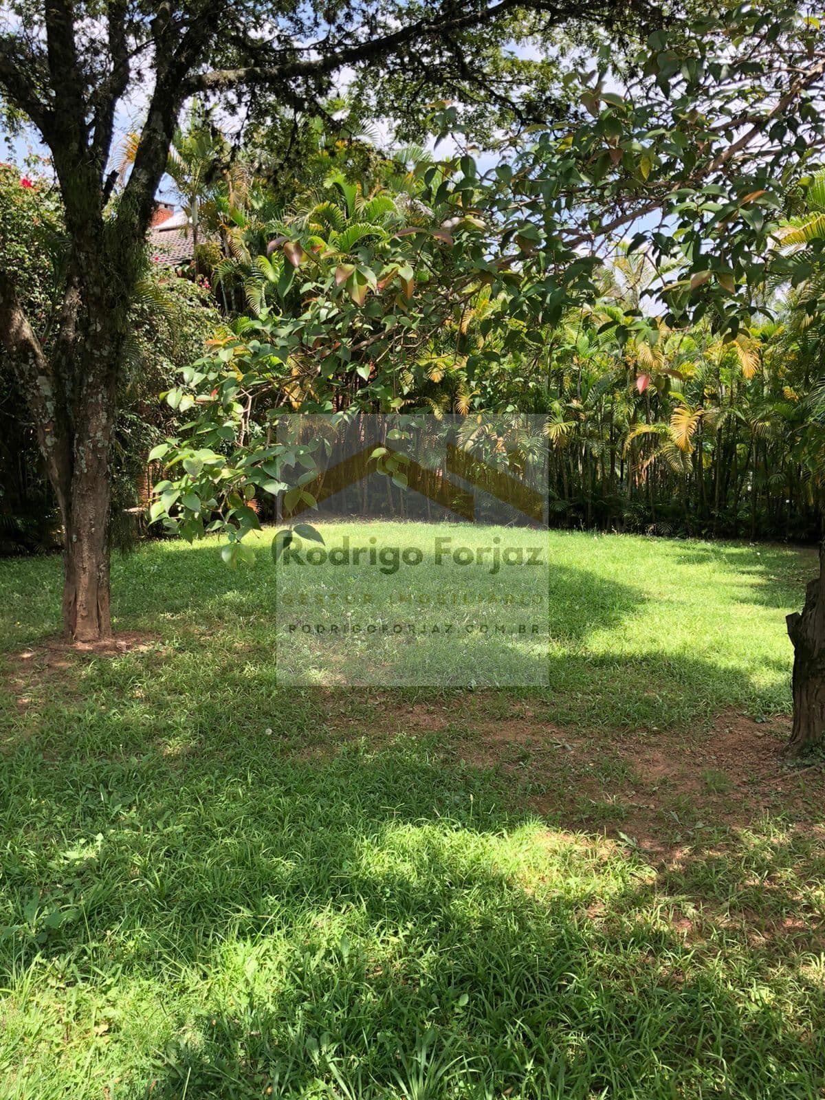 EXCELENTE TERRENO PLANO À VENDA RESIDENCIAL 05 - Área total: 439.03m², Rua tranquila, Próximo da portaria