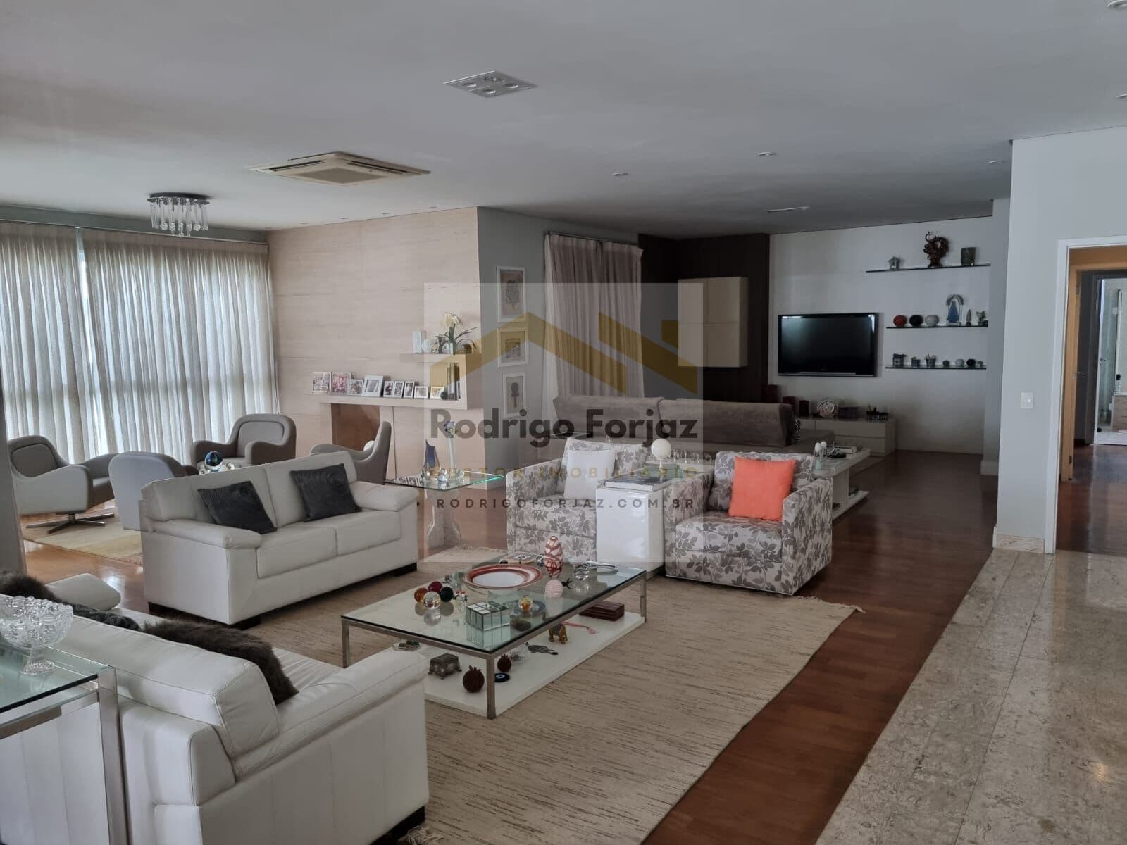 Apartamento À VENDA PENTHOUSE ALPHAVILLE, 322m², 03 Suites, Piscina na Varanda, 05 Vagas