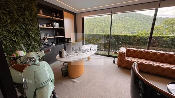EXUBERANTE CASA LOCAÇÃO- MODERNA - 100% MOBILIADA - COND. VILLA SOLAIA - A/C:790m² ,A/T:850m², 04 Dorms (04 Suites) - 06 Vagas
