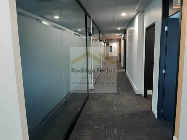 EXCELENTE SALA À VENDA ED. WEST POINT/ALPHAVILLE - A/C: 322,22M², DIVISÓRIAS, LUMINÁRIAS, 10 VAGAS