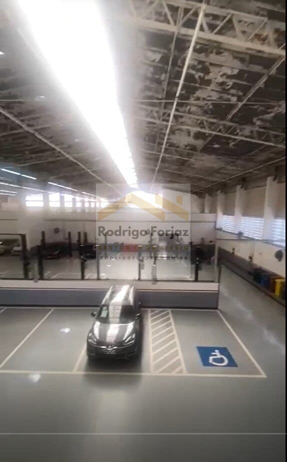 EXCELENTE GALPÃO EM AVENIDA MOVIMENTADA DE ALPHAVILLE - VENDA - LOGÍSTICA/COMÉRCIO - A/C: 5.000m², A/T: 5.760m²