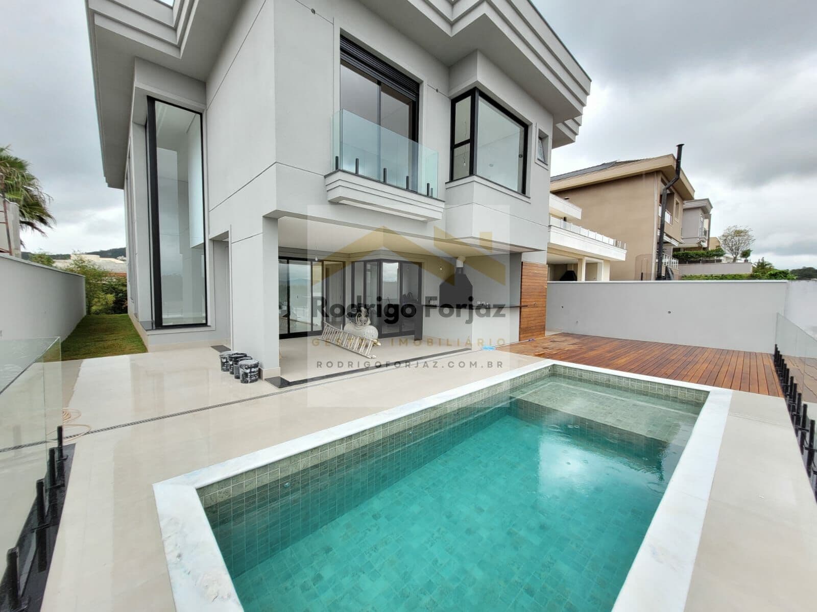 Casa Alto Padrão Nova - Venda - Condomínio Genesis 1 - Alphaville