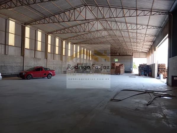 EXCELENTE GALPÃO LOCAÇÃO MAIRINQUE/SP - A/T: 2.000 m², A/C: 1.440 m², ZUP 1, res. piso 10 t/m², PD:8 m, 02 Rampas, 08 Vagas