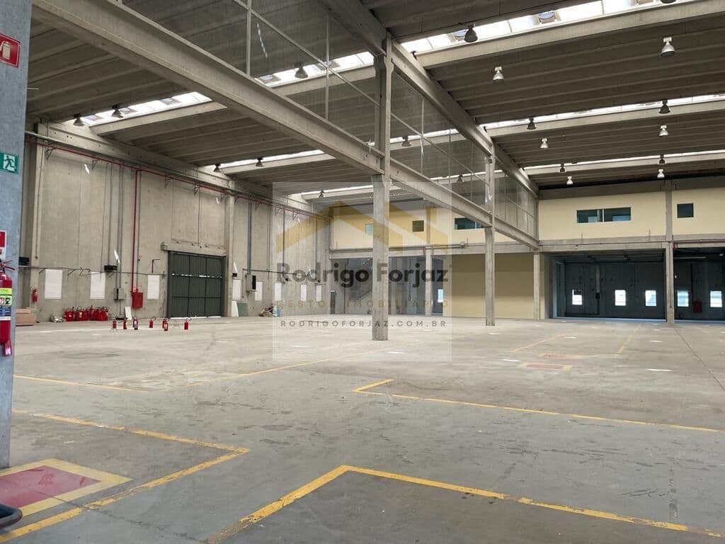 Galpão Industrial À VENDA COM RENDA no Tamboré A.T:4.733m²/ A.C: 4.370m²/ A.Fabril: 2.000m² - 02 Docas - 40 Vagas