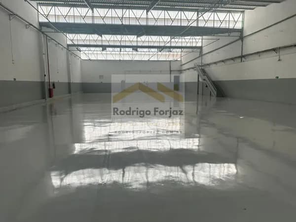 EXCELENTE GALPÃO LOCAÇÃO EM BARUERI / SP, A/C: 1179m², A/T:1.300m², ótima localização, PD: 8,0m, 01 Doca, piso em EPOXI