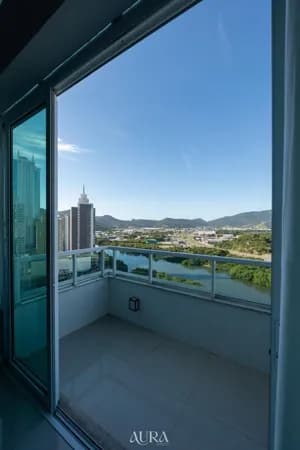 APARTAMENTO DUPLEX QUADRA MAR EM BALNEÁRIO CAMBORIÚ