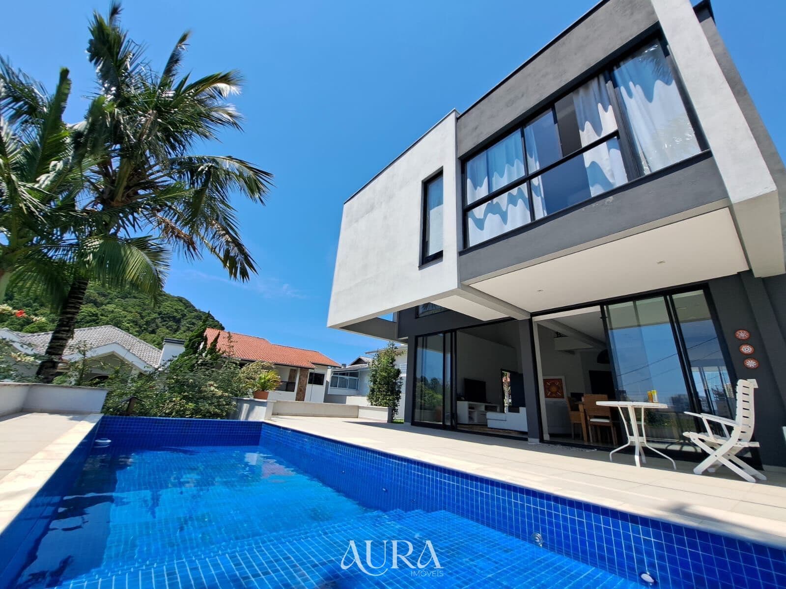 CASA PRONTA PARA MORAR EM CONDOMÍNIO FECHADO