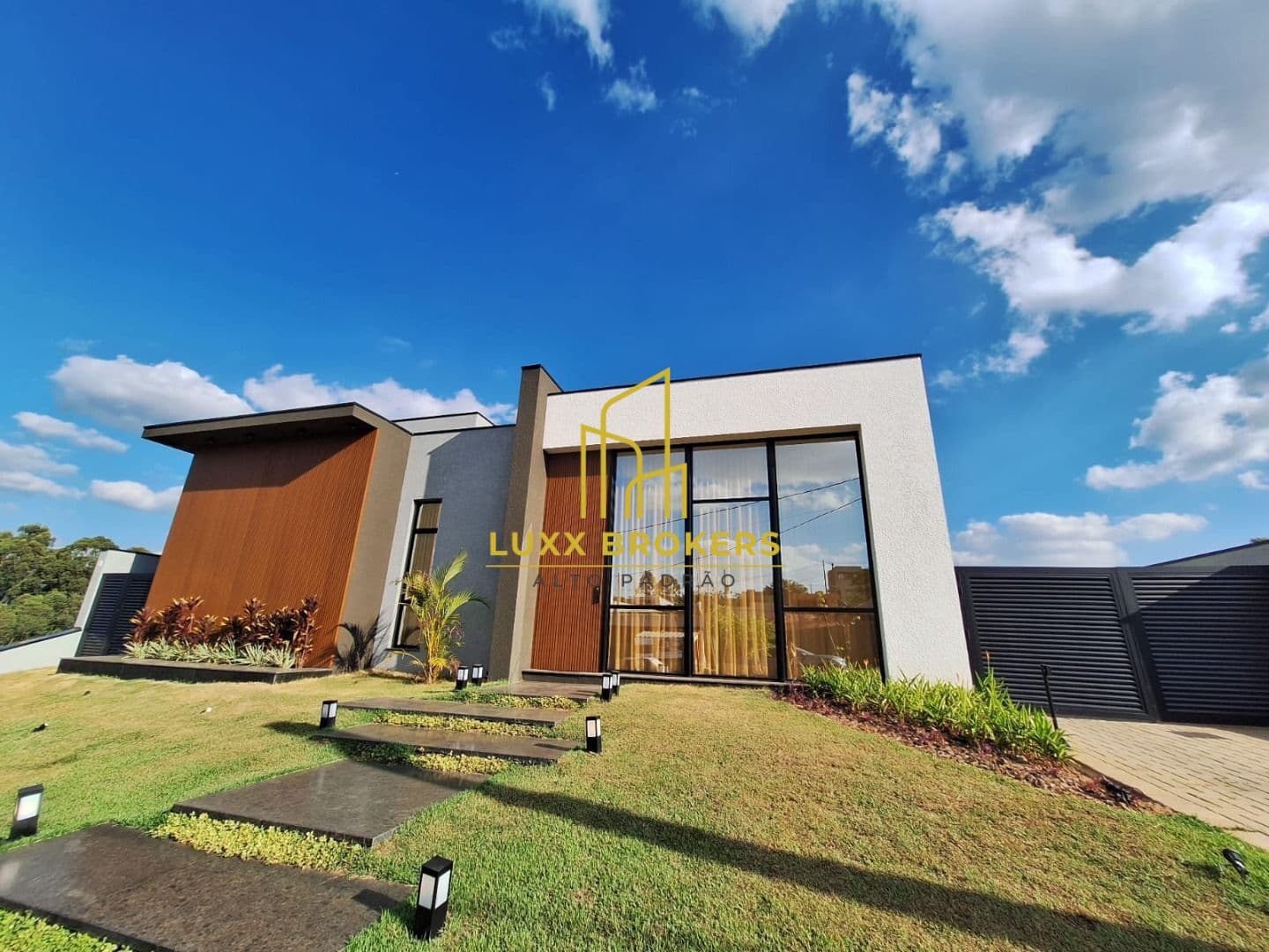 Casa Térrea com 4 dormitórios à venda, 480 m² por R$ 4.150.000,00 - Medeiros - Jundiaí/SP